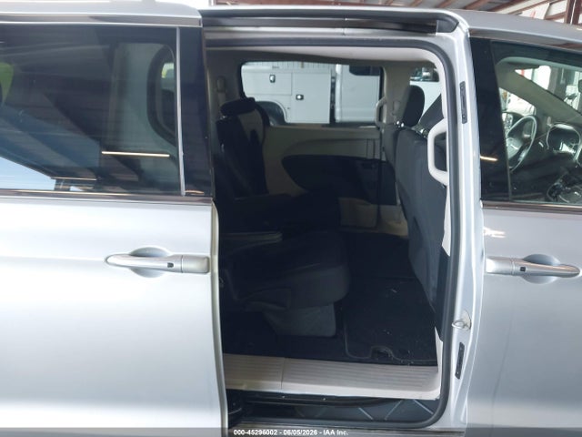 Chrysler Voyager Lx 2022 2C4RC1CG0NR141533 Image 8