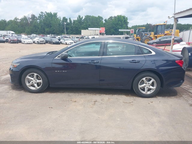 1G1ZC5ST4HF261474 Chevrolet Malibu 1fl