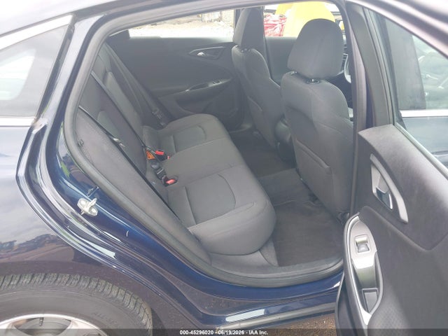 1G1ZC5ST4HF261474 Chevrolet Malibu 1fl