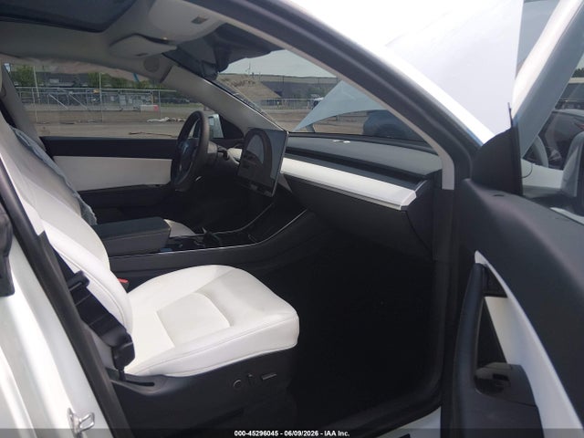 45296045 :رقم المزاد ، 5YJYGDEE4MF104945 vin ، 2021 Tesla Model Y Long Range Dual Motor All-wheel Drive مزاد بيع