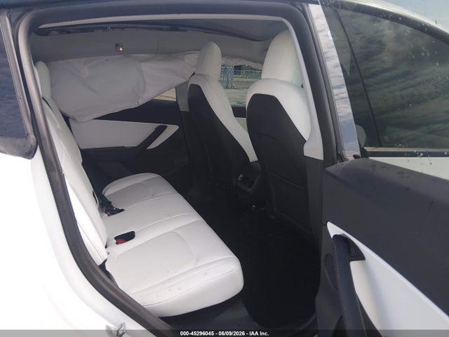 Auction sale of the 2021 Tesla Model Y Long Range Dual Motor All-wheel Drive, vin: 5YJYGDEE4MF104945, lot number: 45296045