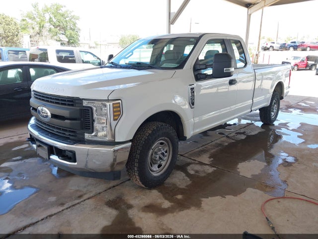 Ford F-250 Xl 2018 1FT7X2A68JEC83907 Image 2