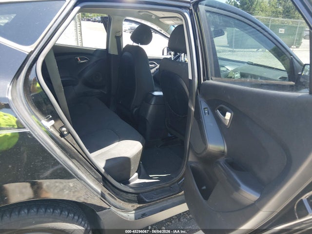 KM8JT3AF7FU033736 Hyundai TUCSON GLS