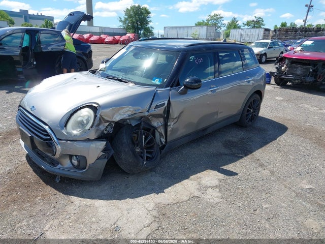 Mini Clubman Cooper 2016 WMWLN5C55G2E31533 Image 2