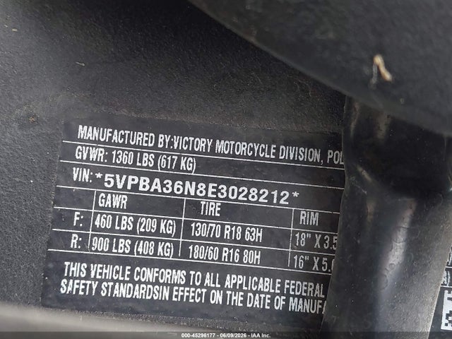 5VPBA36N8E3028212 Victory Motorcycles Cross Roads 8-ball