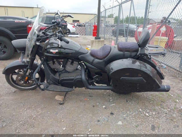 Victory Motorcycles Cross Roads 8-ball 2014 5VPBA36N8E3028212 Image 13