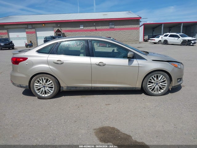 45296238 :رقم المزاد ، 1FADP3J27JL272095 vin ، 2018 Ford Focus Titanium مزاد بيع