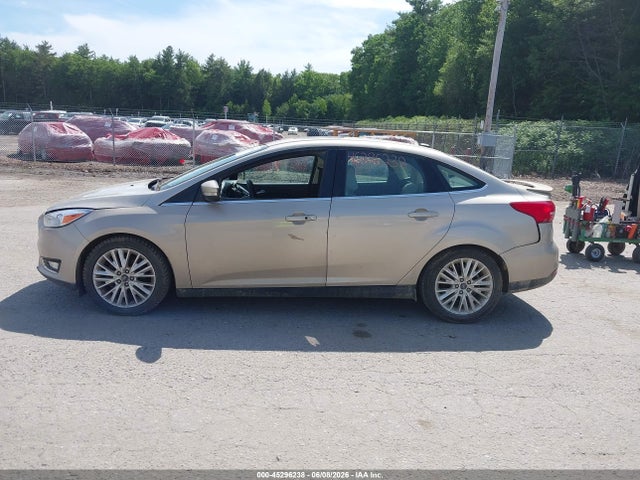 45296238 :رقم المزاد ، 1FADP3J27JL272095 vin ، 2018 Ford Focus Titanium مزاد بيع