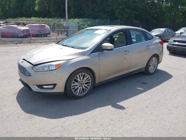 45296238 :رقم المزاد ، 1FADP3J27JL272095 vin ، 2018 Ford Focus Titanium مزاد بيع