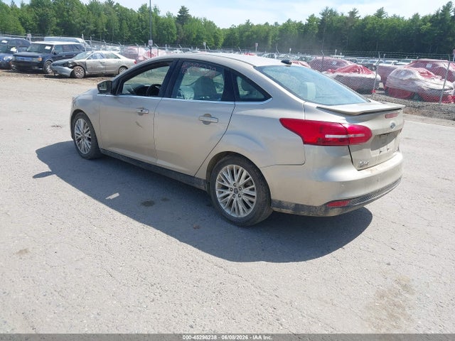 45296238 :رقم المزاد ، 1FADP3J27JL272095 vin ، 2018 Ford Focus Titanium مزاد بيع