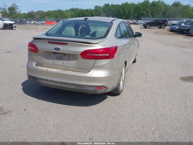 45296238 :رقم المزاد ، 1FADP3J27JL272095 vin ، 2018 Ford Focus Titanium مزاد بيع