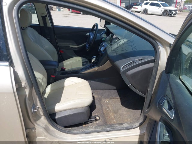 45296238 :رقم المزاد ، 1FADP3J27JL272095 vin ، 2018 Ford Focus Titanium مزاد بيع