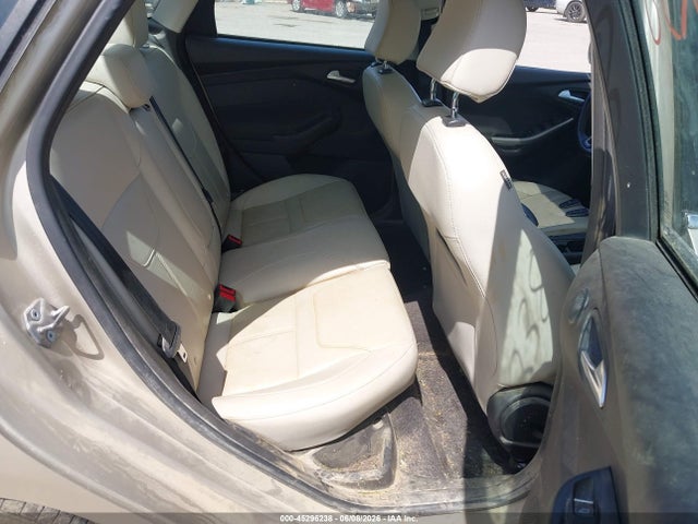 45296238 :رقم المزاد ، 1FADP3J27JL272095 vin ، 2018 Ford Focus Titanium مزاد بيع