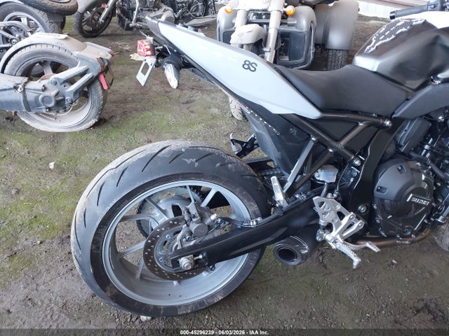 Продаж на аукціоні авто 2024 Suzuki Gsx800 R, vin: JS1EM11B6R7100330, номер лоту: 45296239