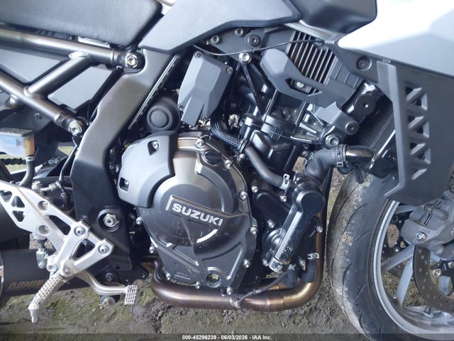 Продаж на аукціоні авто 2024 Suzuki Gsx800 R, vin: JS1EM11B6R7100330, номер лоту: 45296239