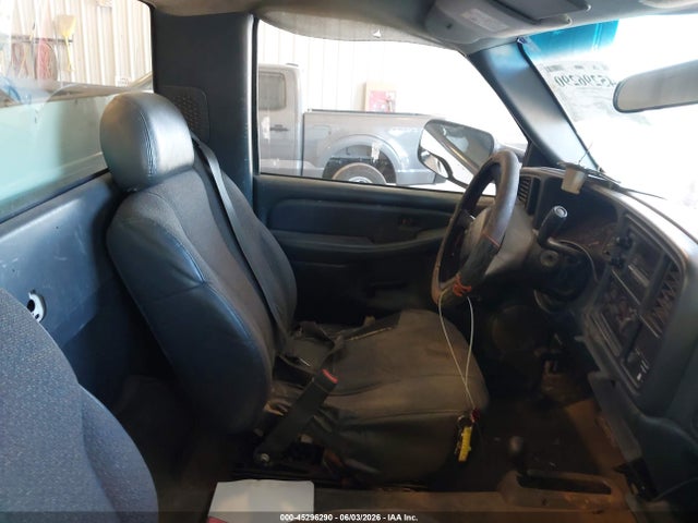 45296290 :رقم المزاد ، 1GDHK24U22E135505 vin ، 2002 Gmc Sierra 2500hd Standard مزاد بيع