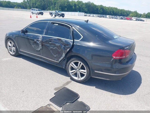 Продаж на аукціоні авто 2015 Volkswagen Passat 2.0l Tdi Sel Premium, vin: 1VWCV7A30FC094112, номер лоту: 45296324