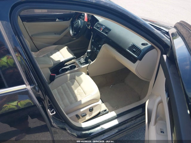 Продаж на аукціоні авто 2015 Volkswagen Passat 2.0l Tdi Sel Premium, vin: 1VWCV7A30FC094112, номер лоту: 45296324