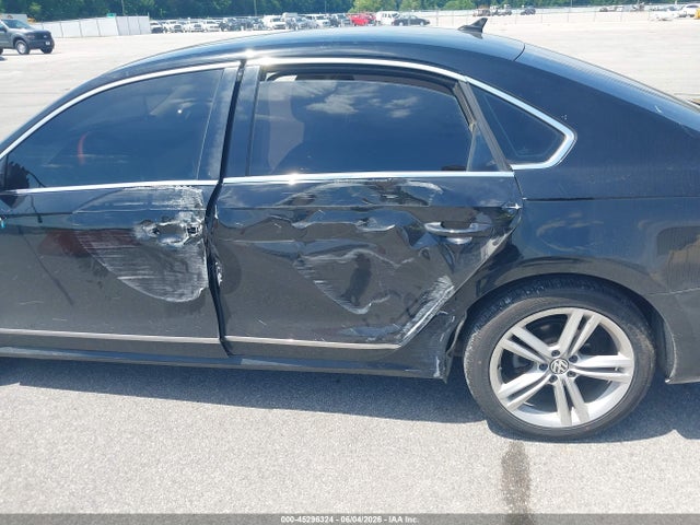 Продаж на аукціоні авто 2015 Volkswagen Passat 2.0l Tdi Sel Premium, vin: 1VWCV7A30FC094112, номер лоту: 45296324