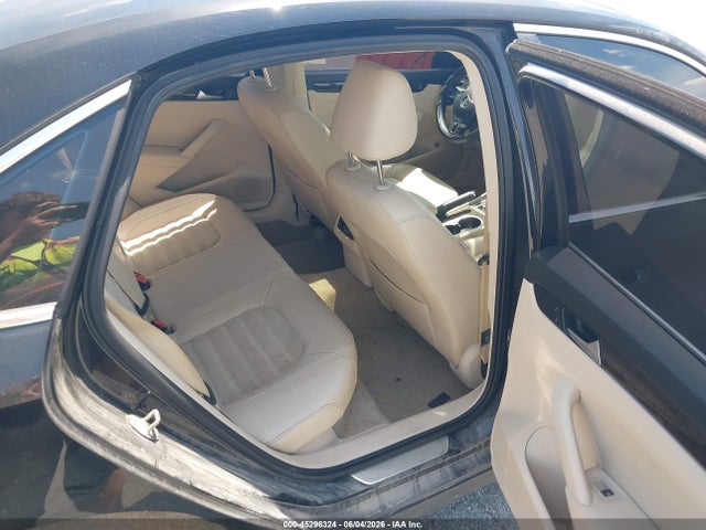 Продаж на аукціоні авто 2015 Volkswagen Passat 2.0l Tdi Sel Premium, vin: 1VWCV7A30FC094112, номер лоту: 45296324