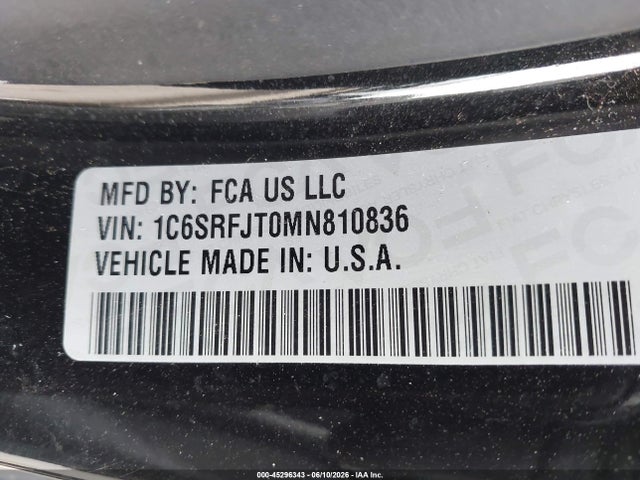 45296343 :رقم المزاد ، 1C6SRFJT0MN810836 vin ، 2021 Ram 1500 مزاد بيع