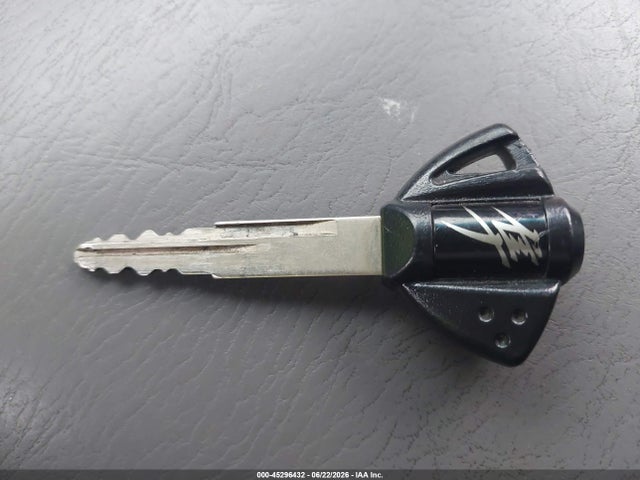 Suzuki Gsx1300 Ra 2016 JS1GX72B1G2100649 Image 11