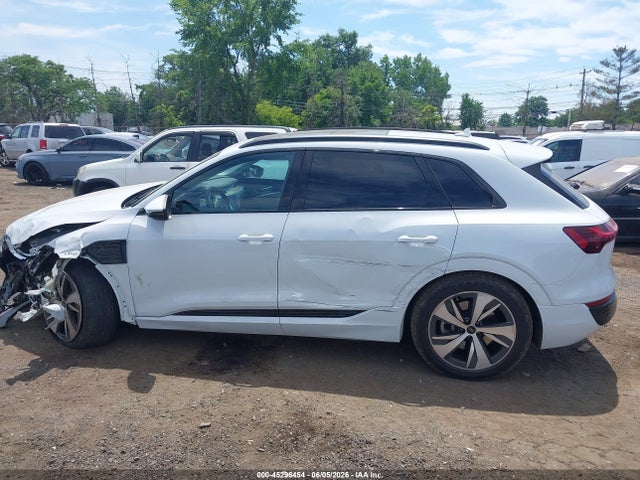 Audi Q8 E-tron Premium Quattro 2024 WA14AAGE2RB055499 Image 14