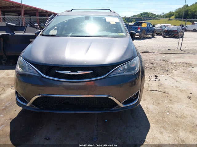 Продаж на аукціоні авто 2017 Chrysler Pacifica Touring-l, vin: 2C4RC1BG6HR542462, номер лоту: 45296467