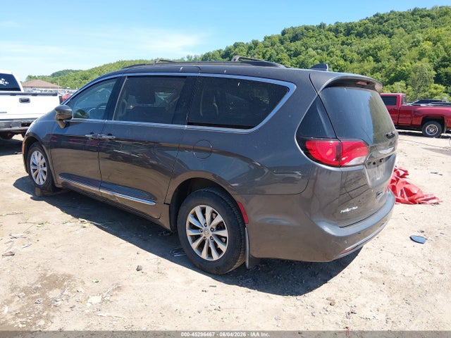 Продаж на аукціоні авто 2017 Chrysler Pacifica Touring-l, vin: 2C4RC1BG6HR542462, номер лоту: 45296467