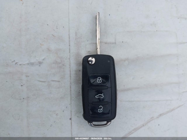 1VWBT7A38EC073783 Volkswagen Passat 1.8t Se