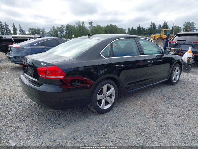 1VWBT7A38EC073783 Volkswagen Passat 1.8t Se