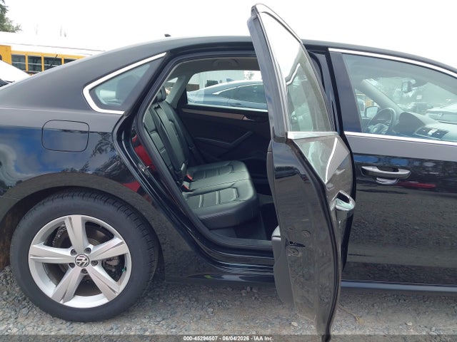 1VWBT7A38EC073783 Volkswagen Passat 1.8t Se