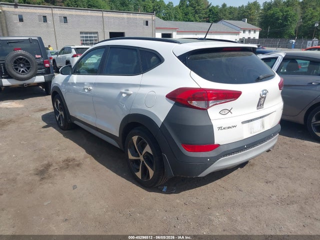 Hyundai Tucson Value 2017 KM8J3CA27HU569831 Image 3