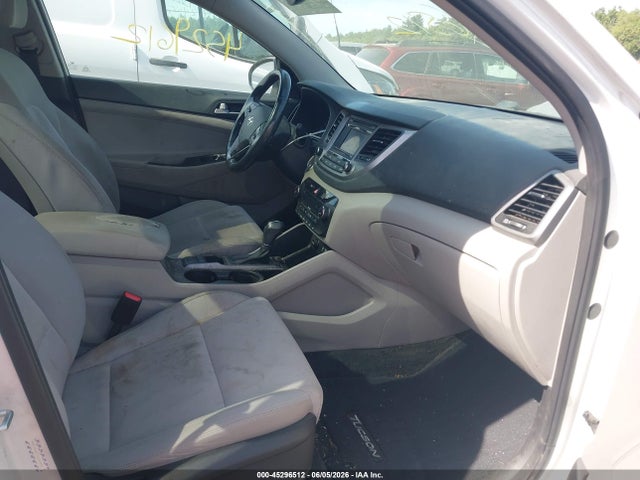 Hyundai Tucson Value 2017 KM8J3CA27HU569831 Image 5