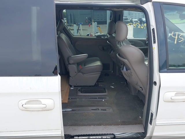 2003 Chrysler Town & Country Limited მანქანა იყიდება აუქციონზე, vin: 2C8GP64L63R216588, აუქციონის ნომერი: 45296587