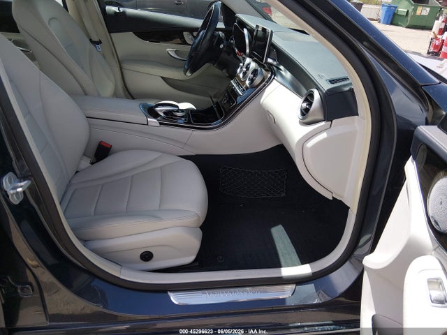 55SWF4KB9FU082785 Mercedes-Benz C 300 Luxury 4matic