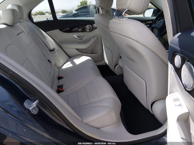55SWF4KB9FU082785 Mercedes-Benz C 300 Luxury 4matic