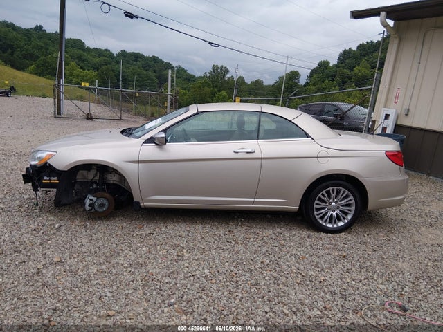 45296641 :رقم المزاد ، 1C3BCBFG6EN159703 vin ، 2014 Chrysler 200 Limited مزاد بيع