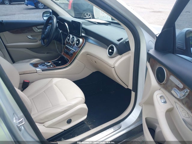 2018 Mercedes-benz Glc 300 მანქანა იყიდება აუქციონზე, vin: WDC0G4JB4JV064124, აუქციონის ნომერი: 45296670