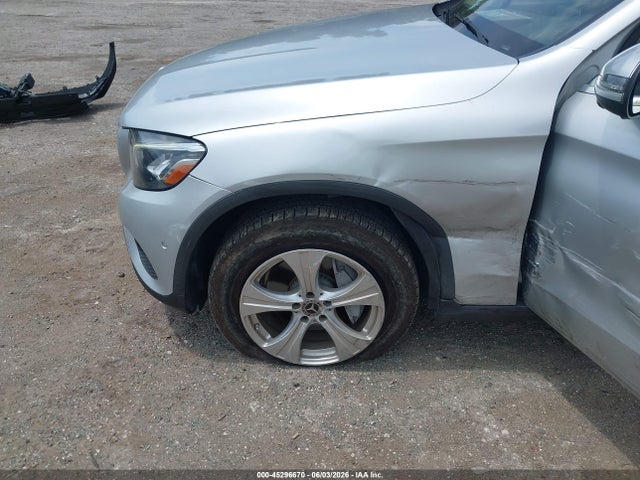 2018 Mercedes-benz Glc 300 მანქანა იყიდება აუქციონზე, vin: WDC0G4JB4JV064124, აუქციონის ნომერი: 45296670