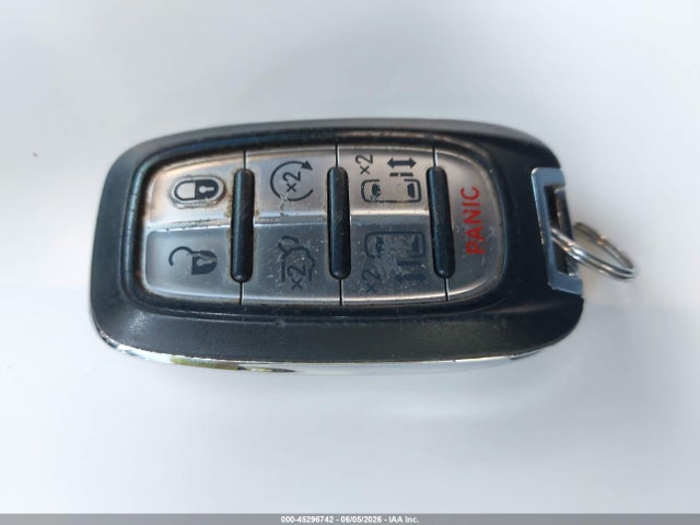 45296742 :رقم المزاد ، 2C4RC1BG0NR151044 vin ، 2022 Chrysler Pacifica Touring L مزاد بيع