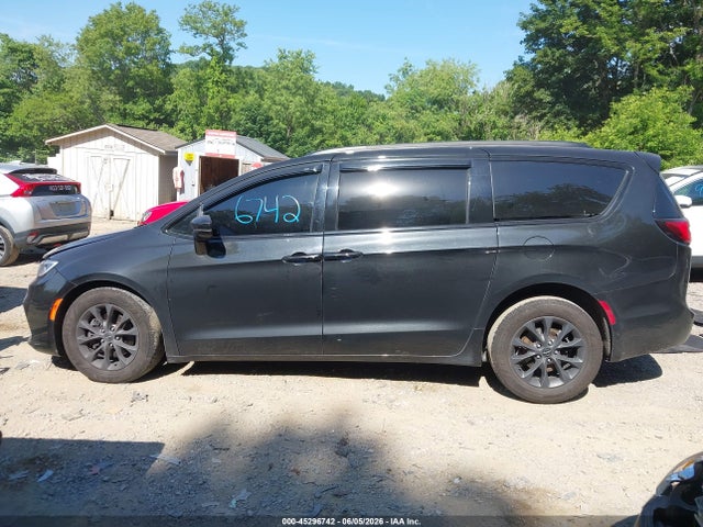 45296742 :رقم المزاد ، 2C4RC1BG0NR151044 vin ، 2022 Chrysler Pacifica Touring L مزاد بيع