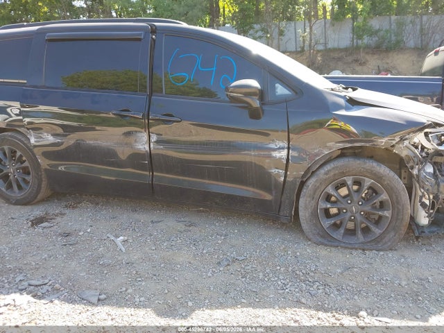 45296742 :رقم المزاد ، 2C4RC1BG0NR151044 vin ، 2022 Chrysler Pacifica Touring L مزاد بيع