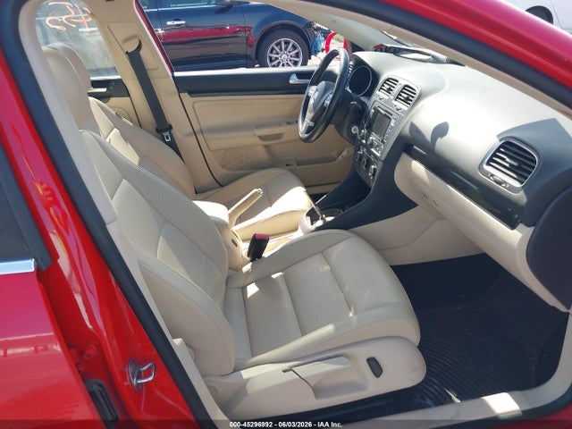 2013 Volkswagen Jetta Sportwagen 2.0l Tdi მანქანა იყიდება აუქციონზე, vin: 3VWML7AJ2DM689306, აუქციონის ნომერი: 45296992