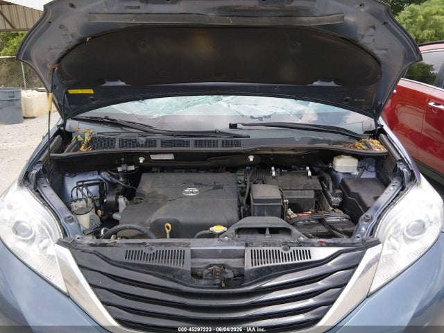 2013 Toyota Sienna Le V6 8 Passenger მანქანა იყიდება აუქციონზე, vin: 5TDKK3DC4DS372565, აუქციონის ნომერი: 45297223