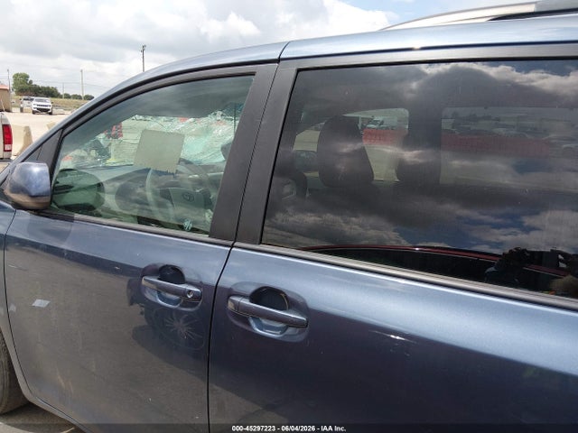 2013 Toyota Sienna Le V6 8 Passenger მანქანა იყიდება აუქციონზე, vin: 5TDKK3DC4DS372565, აუქციონის ნომერი: 45297223