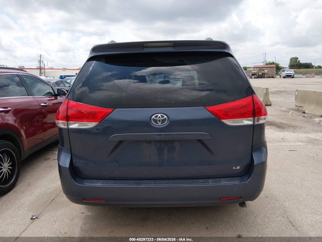 2013 Toyota Sienna Le V6 8 Passenger მანქანა იყიდება აუქციონზე, vin: 5TDKK3DC4DS372565, აუქციონის ნომერი: 45297223
