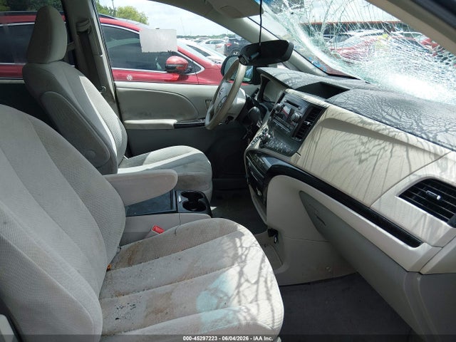 2013 Toyota Sienna Le V6 8 Passenger მანქანა იყიდება აუქციონზე, vin: 5TDKK3DC4DS372565, აუქციონის ნომერი: 45297223