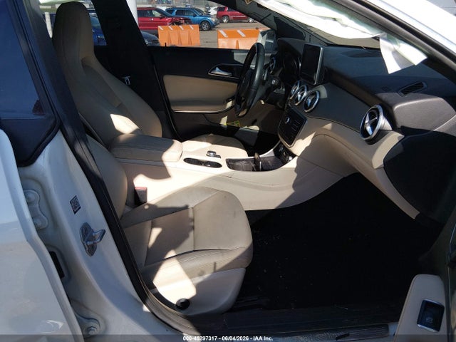 WDDSJ4EB6FN214807 Mercedes-Benz CLA 250