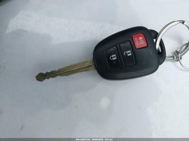 Продажа на аукционе авто 2016 Toyota Rav4 Le, vin: 2T3ZFREV8GW245844, номер лота: 45297344